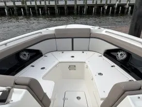 Thumbnail von Boston Whaler 330 Vantage