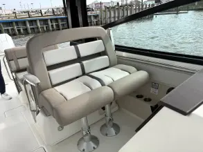 Thumbnail von Boston Whaler 330 Vantage