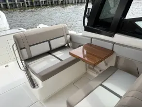 Thumbnail von Boston Whaler 330 Vantage