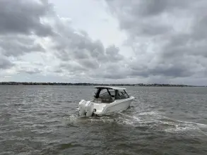 Thumbnail von Boston Whaler 330 Vantage