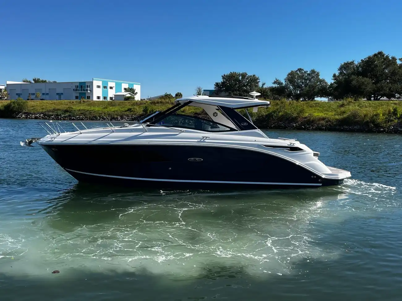Sea Ray 320 Sundancer