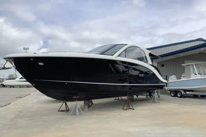 Sea Ray 370 Sundancer 