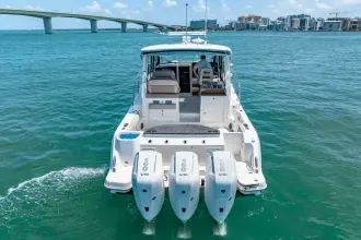 Thumbnail von Boston Whaler 360 Outrage