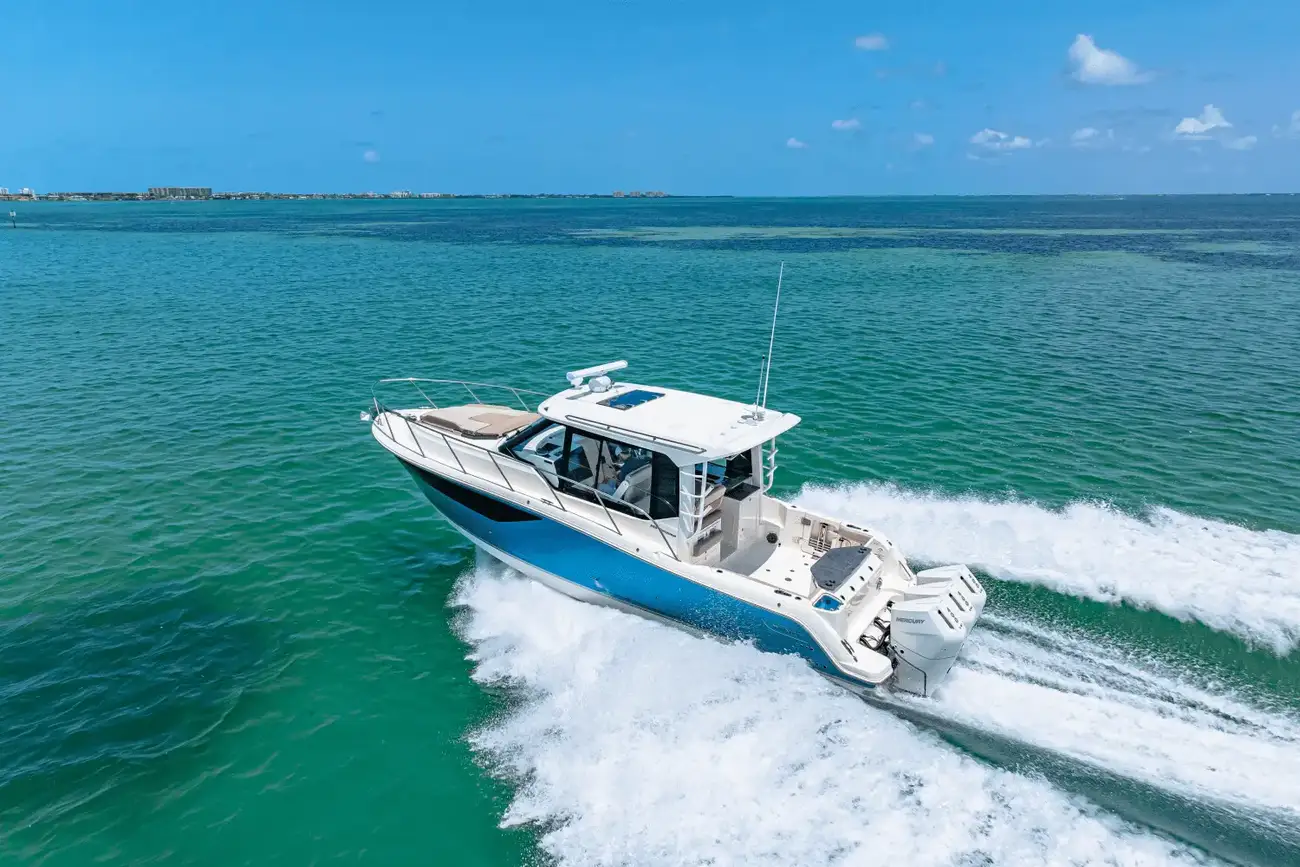 Thumbnail von Boston Whaler 360 Outrage