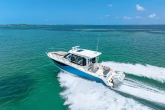 Thumbnail von Boston Whaler 360 Outrage