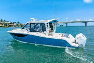 Thumbnail von Boston Whaler 360 Outrage