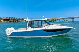 Thumbnail von Boston Whaler 360 Outrage