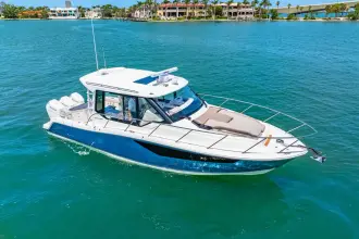 Thumbnail von Boston Whaler 360 Outrage