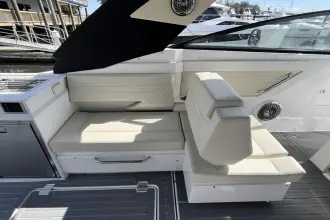 Thumbnail von Cruisers Yachts 34 GLS OB