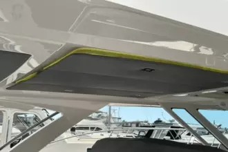 Thumbnail von Tiara Yachts 38 LS
