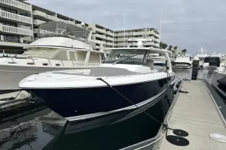 Thumbnail von Tiara Yachts 38 LS