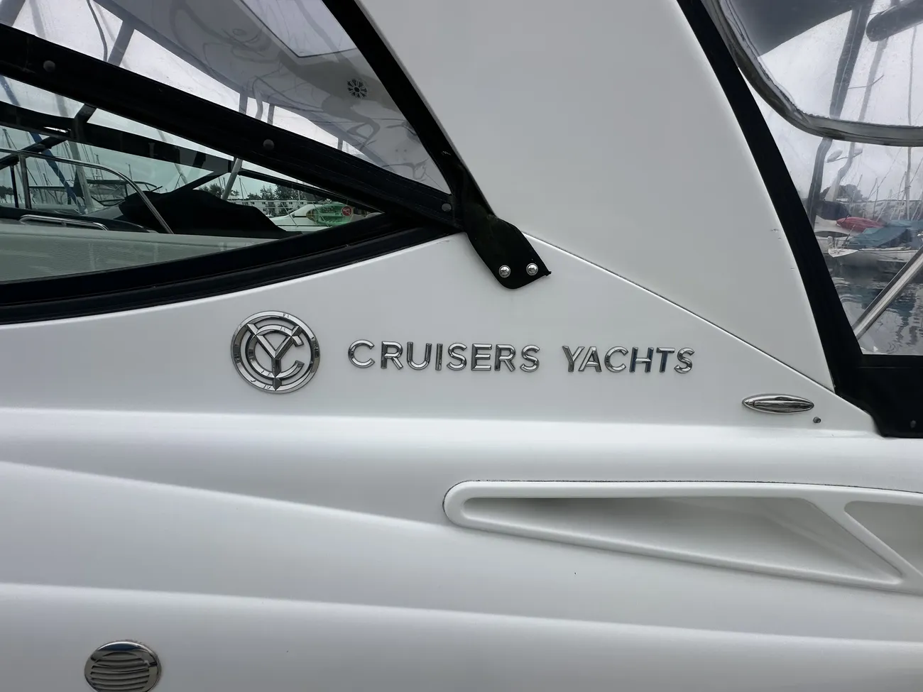 Thumbnail von Cruisers Yachts 35 Express