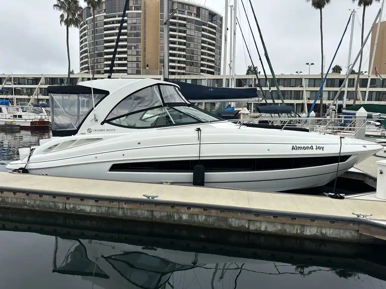 Thumbnail von Cruisers Yachts 35 Express