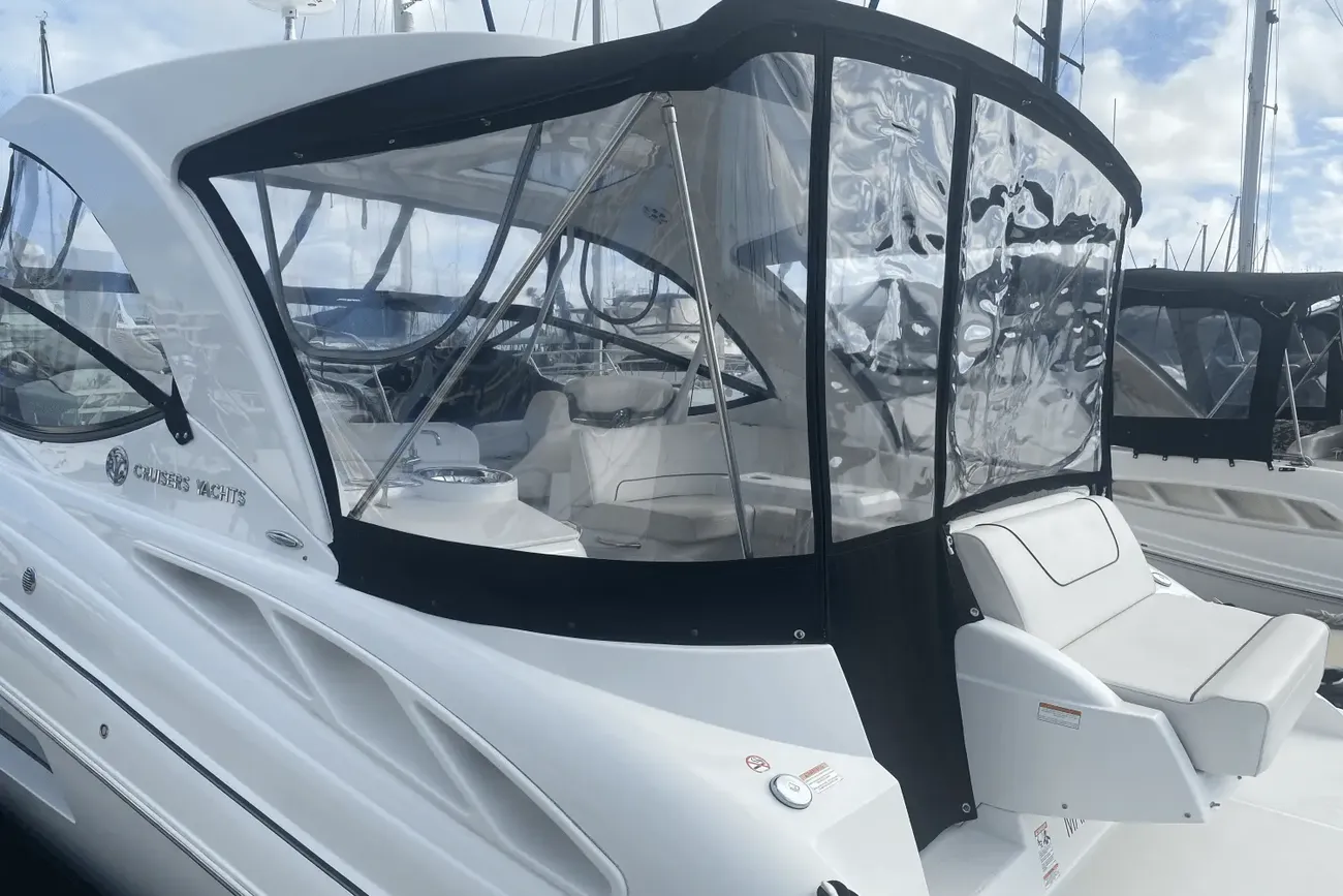 Thumbnail von Cruisers Yachts 35 Express