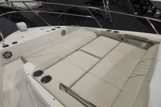 Thumbnail von Regal Commodore 360