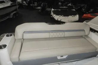 Thumbnail von Regal Commodore 360