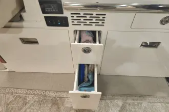 Thumbnail von Regal Commodore 360