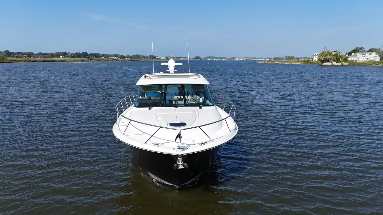 Thumbnail von Tiara Yachts 53 Coupe