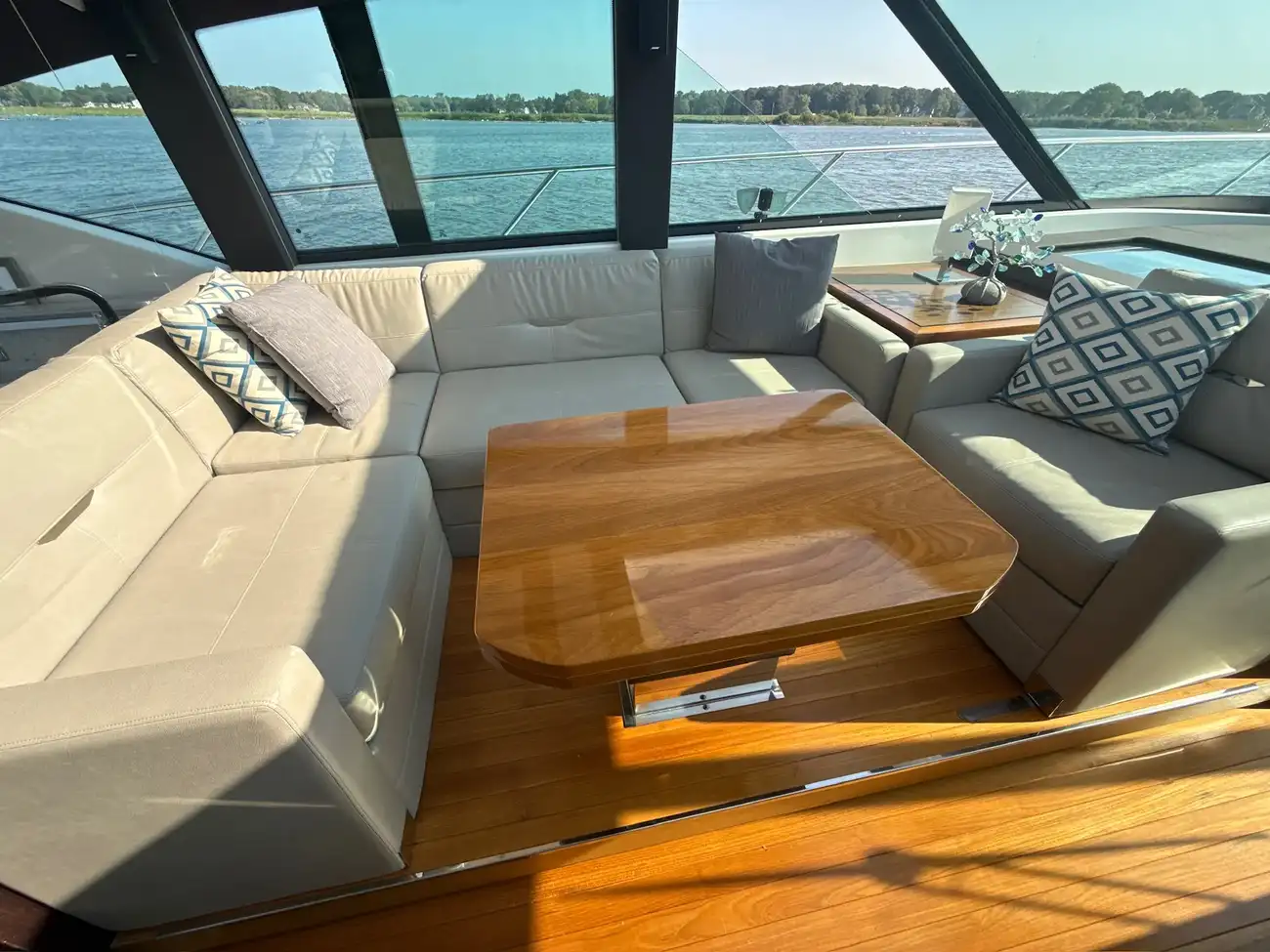 Thumbnail von Tiara Yachts 53 Coupe