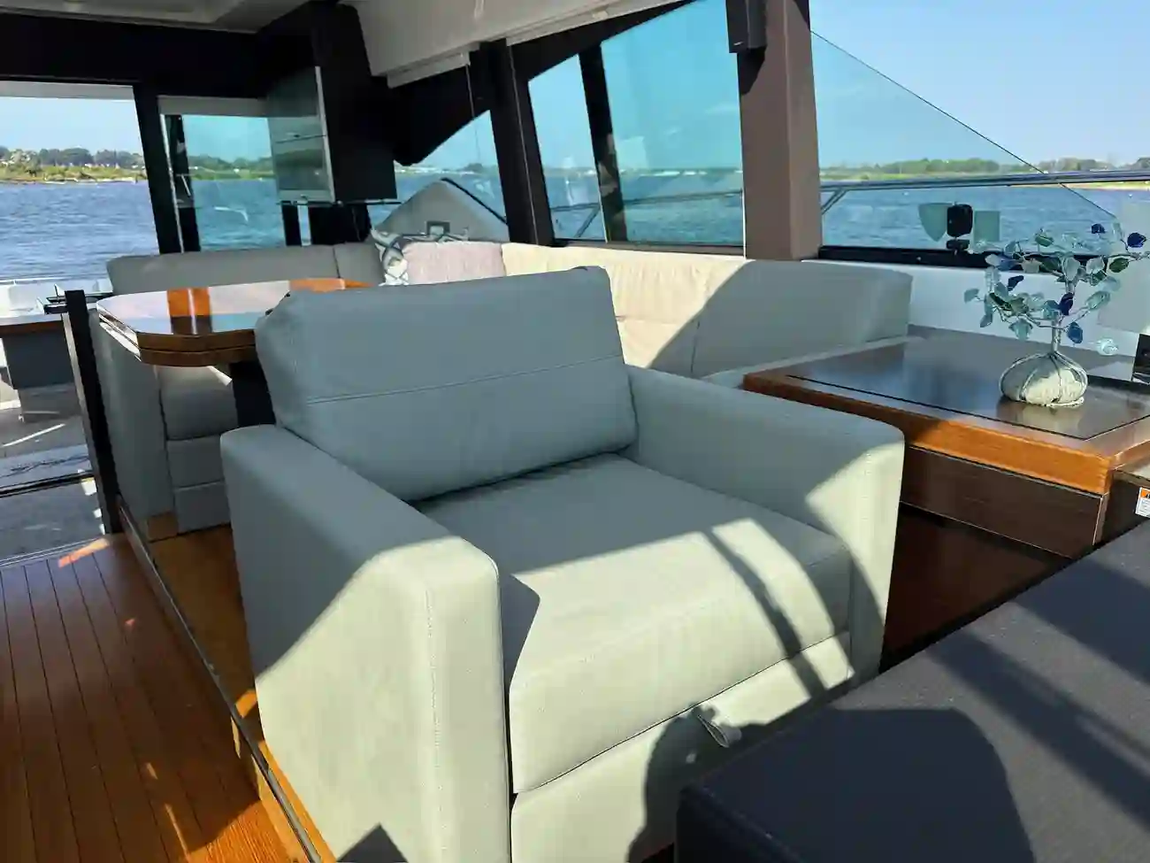 Thumbnail von Tiara Yachts 53 Coupe