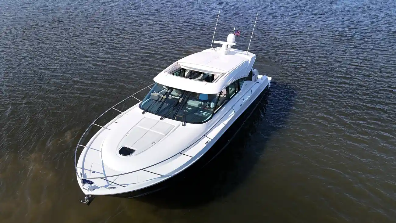 Thumbnail von Tiara Yachts 53 Coupe