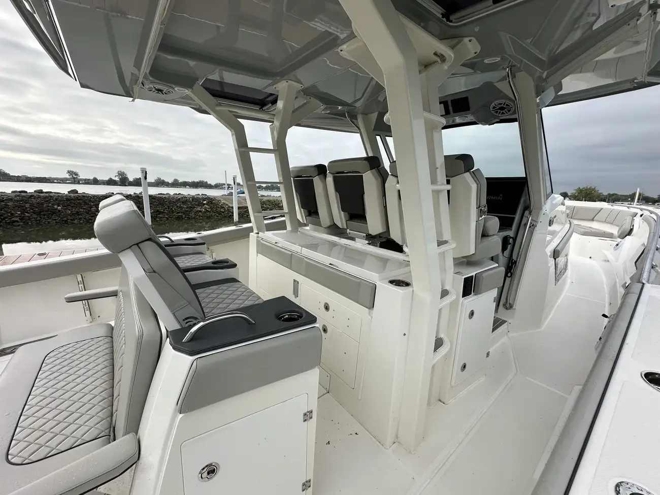 Thumbnail von Pursuit S 428