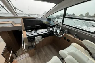 Thumbnail von Cruisers Yachts 60 Cantius