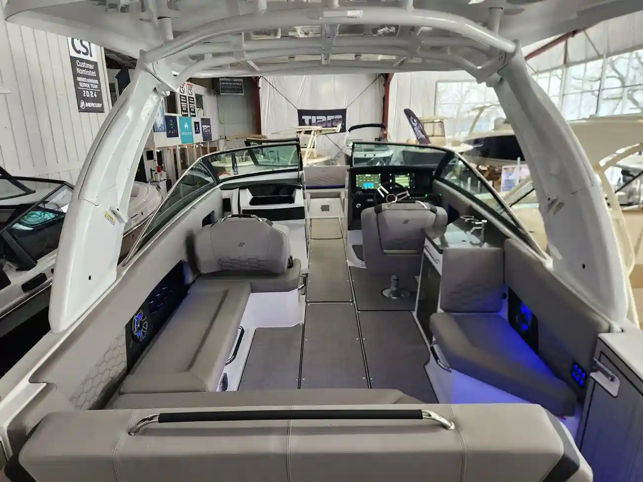 Thumbnail von Four Winns H9 OB