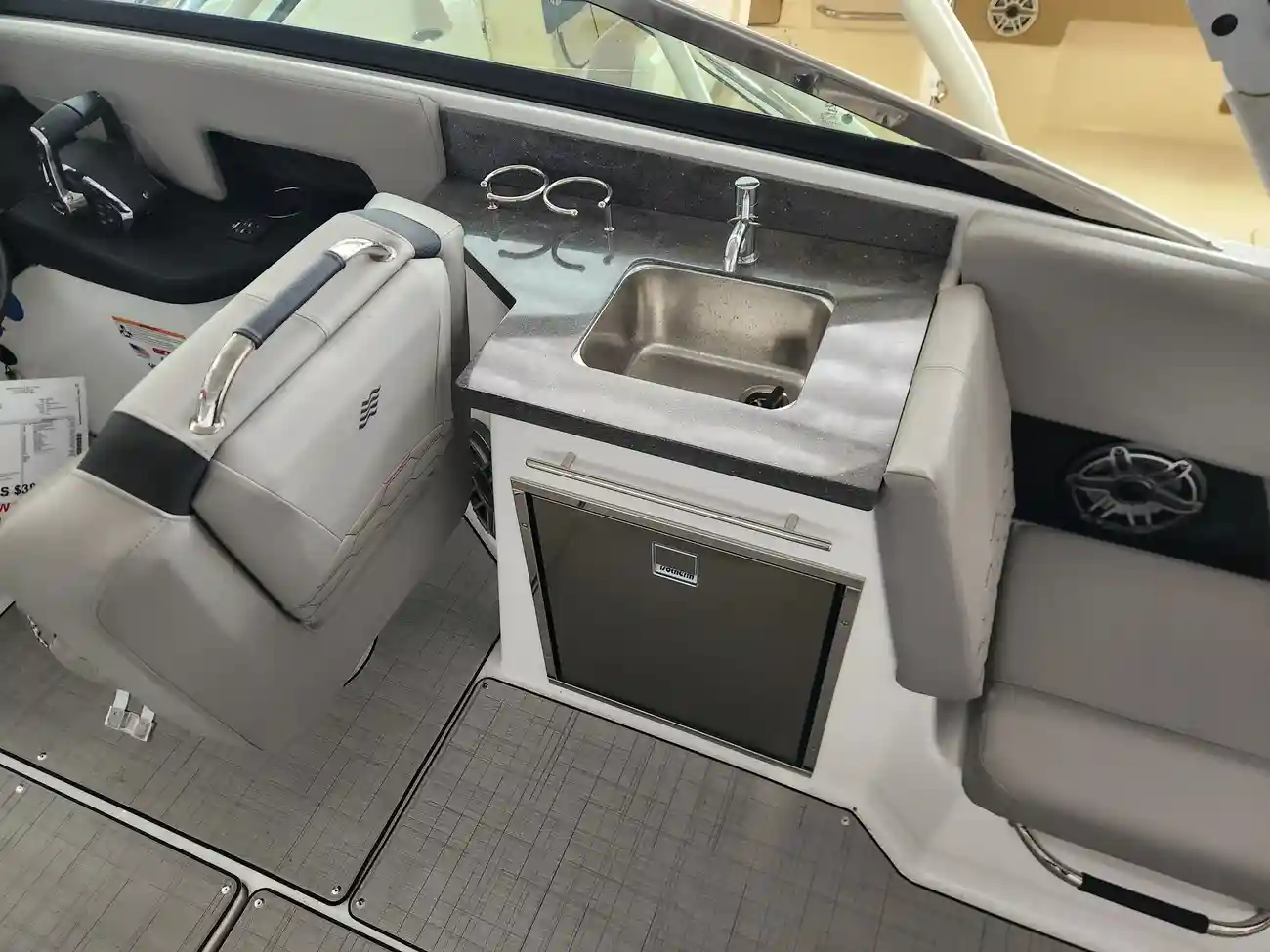 Thumbnail von Four Winns H9 OB