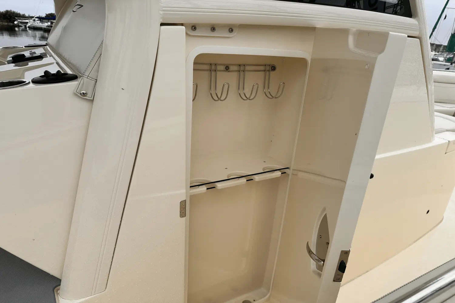 Thumbnail von Scout 330 LXF