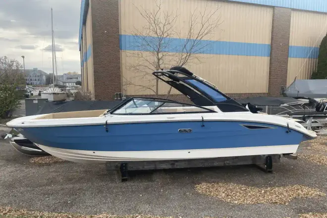 Sea Ray SDX 270