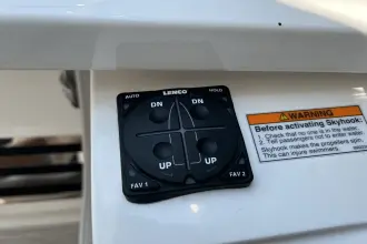 Thumbnail von Sea Ray SLX 310