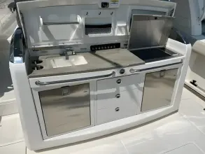 Thumbnail von Boston Whaler 420 Outrage