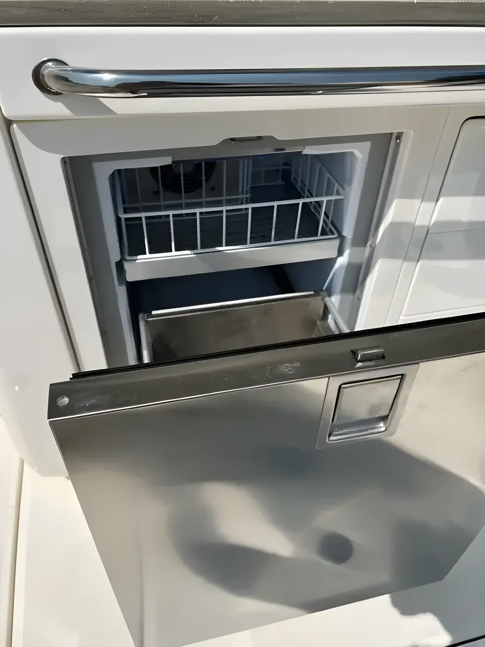 Thumbnail von Boston Whaler 420 Outrage