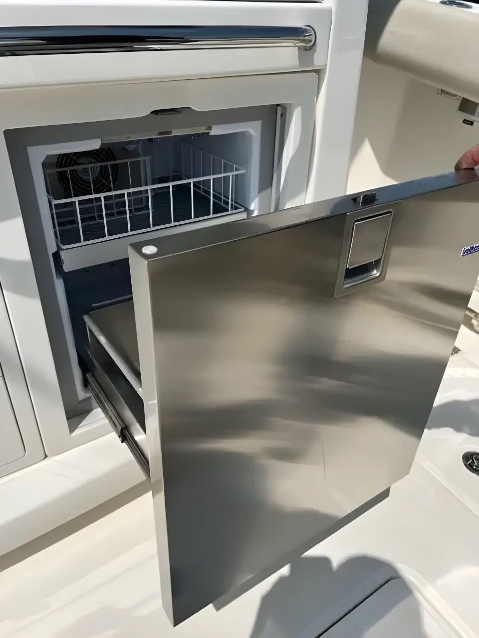 Thumbnail von Boston Whaler 420 Outrage