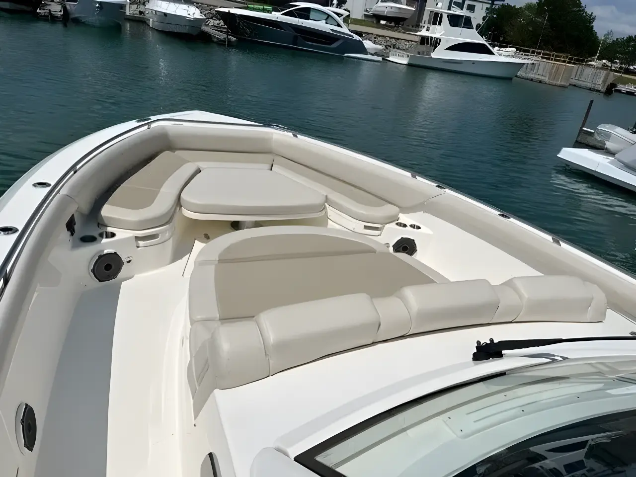 Thumbnail von Boston Whaler 420 Outrage