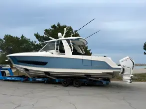 Thumbnail von Boston Whaler 420 Outrage