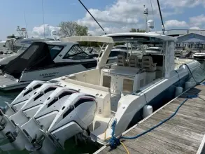 Thumbnail von Boston Whaler 420 Outrage