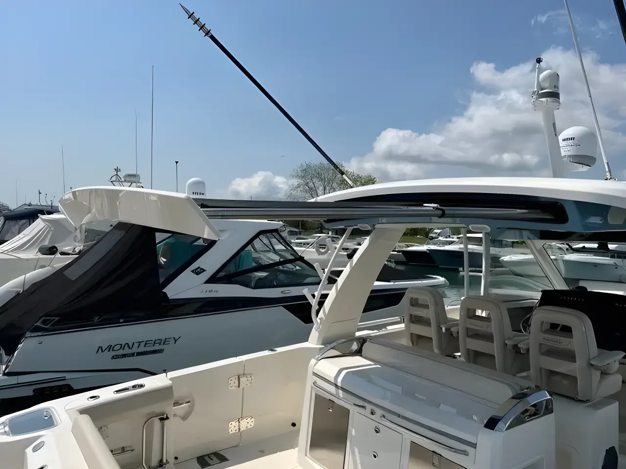Thumbnail von Boston Whaler 420 Outrage