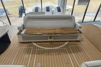 Thumbnail von Tiara Yachts 2870