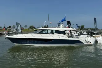 Thumbnail von Tiara Yachts 2870