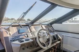 Thumbnail von Marquis 720 Flybridge