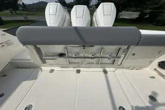 Thumbnail von Boston Whaler 360 Outrage