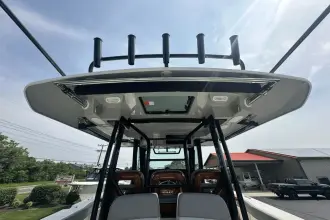 Thumbnail von Boston Whaler 360 Outrage