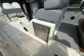 Thumbnail von Boston Whaler 360 Outrage