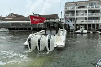 Thumbnail von Boston Whaler 360 Outrage