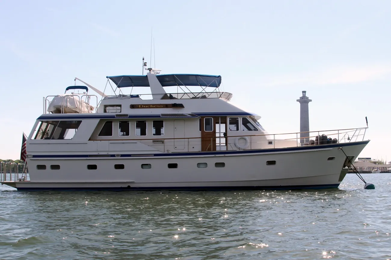 Lowland 64 Pilothouse DUCHES