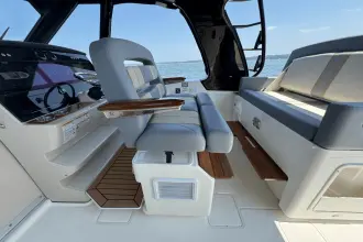 Thumbnail von Boston Whaler 380 Realm
