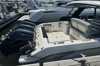 Thumbnail von Boston Whaler 380 Realm