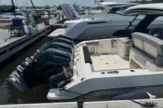 Thumbnail von Boston Whaler 380 Realm